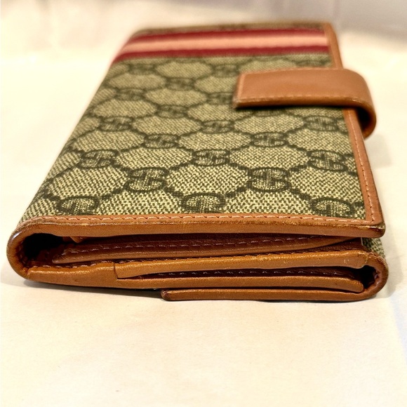 Beautiful Gucci Double Sided Long Wallet Featuring The Signature GG Monogram - Picture 3 of 9